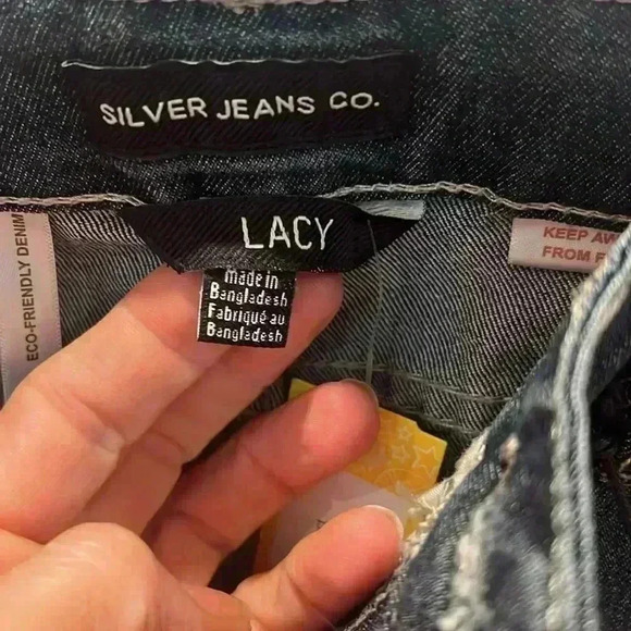 Girls Silver Jeans Co. blue Jean shorts size 16. NWT. - Picture 7 of 10